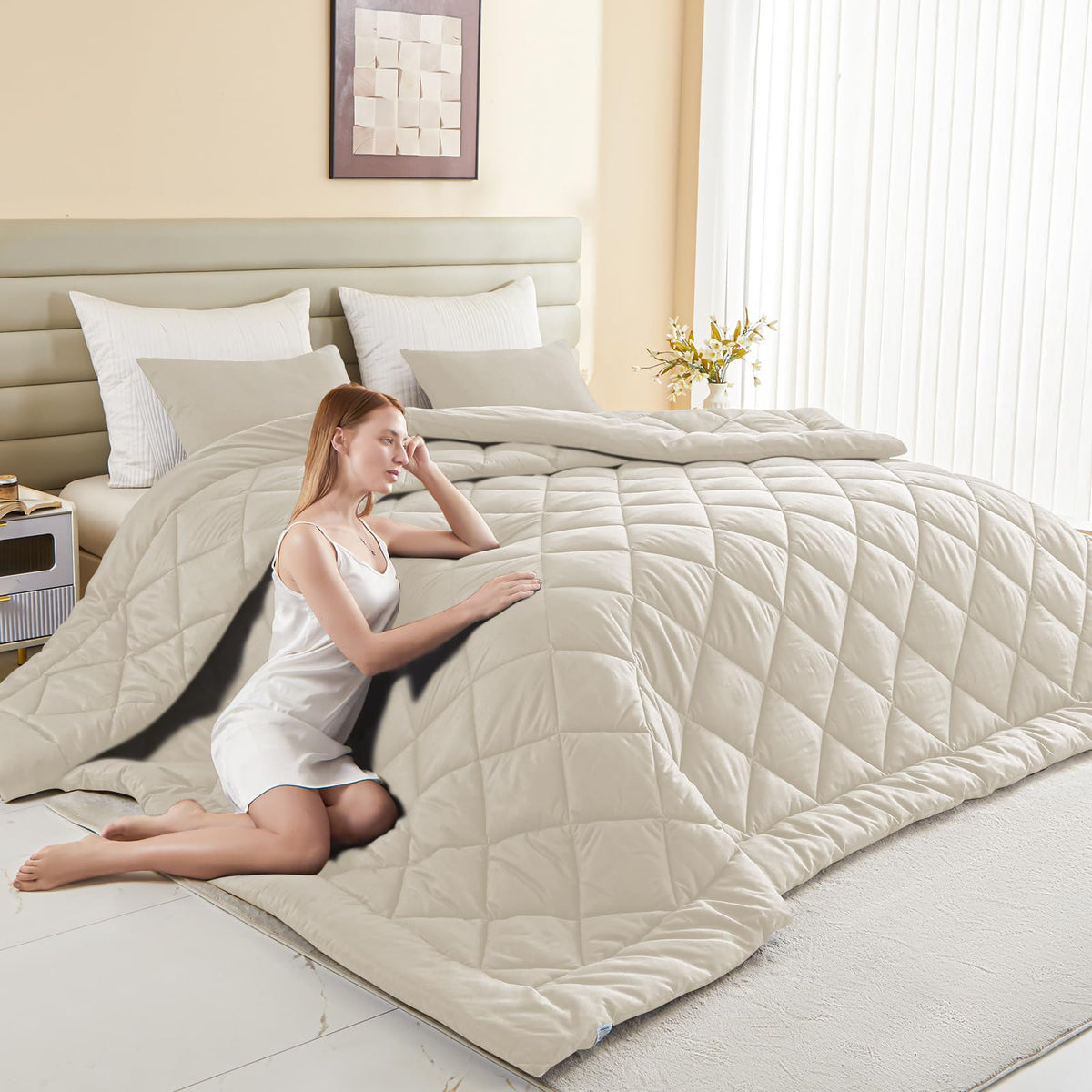 132x120 Alaskan King Comforter, Extra Large King Size Comforter Oversized, All Season Soft Lightweight Quilt Down Alternative Duvet Insert with 8 Corner Tabs(120x132, Black)